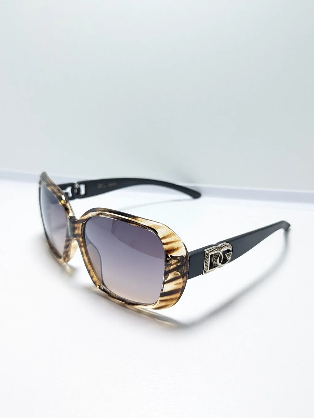 DG 26976 Womens Leopard Rectangle Sunglasses Purple Gradient